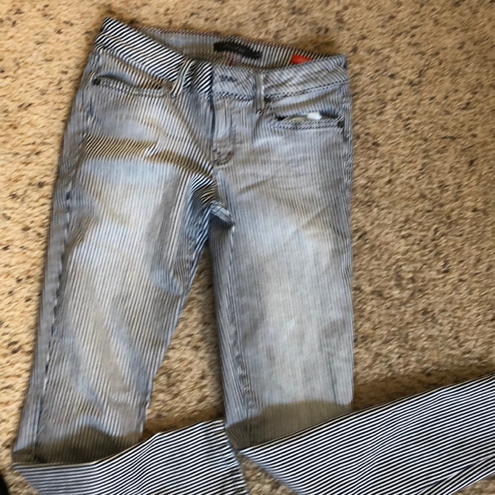 Level 99 striped jeans size 28 Ultra skinny